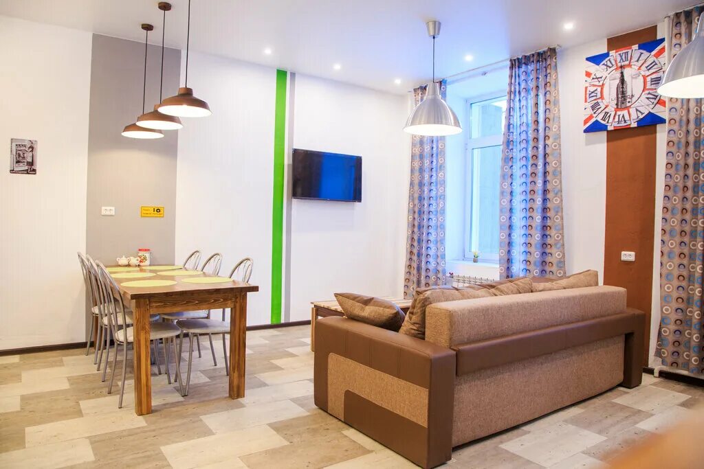 Хостел бриз комсомольск на амуре. Хостел орловская комсомольск на амуре. Общежитие строительного колледжа комсомольск на амуре. Хостел комсомольск на амуре. Снять общежитие комсомольск.