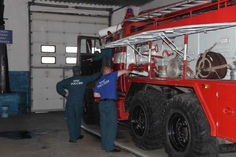 Средний ремонт пожарного автомобиля. ПТВ пожарного автомобиля. ПТВ пожарная техника вооружение. Техническое обслуживание пожарных автомобилей. Осмотр пожарной техники.