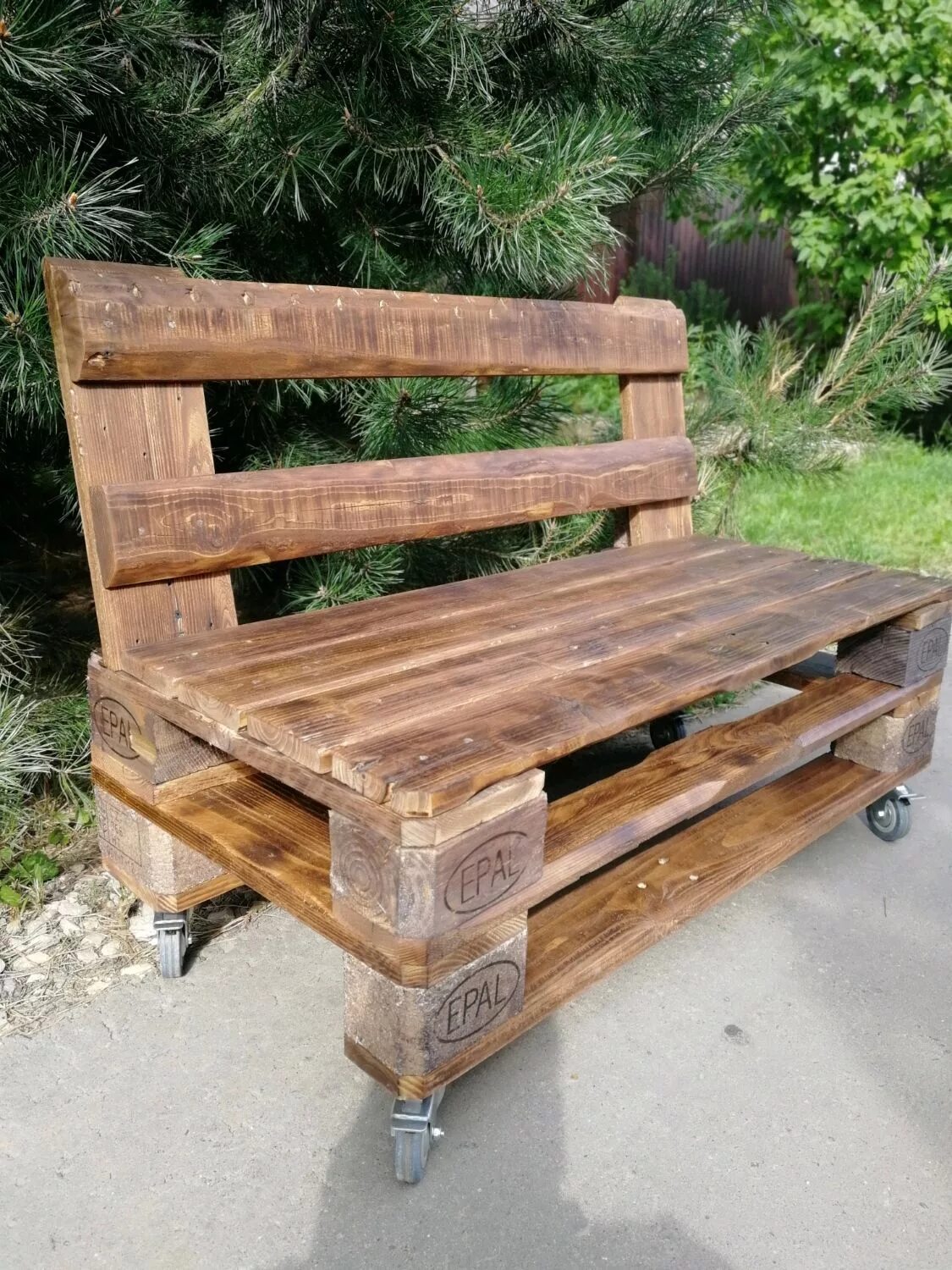 Скамейка из поддонов. Лавочка из поддонов. Скамья из поддонов. Лавка из поддонов. Лавочка из поддонов.