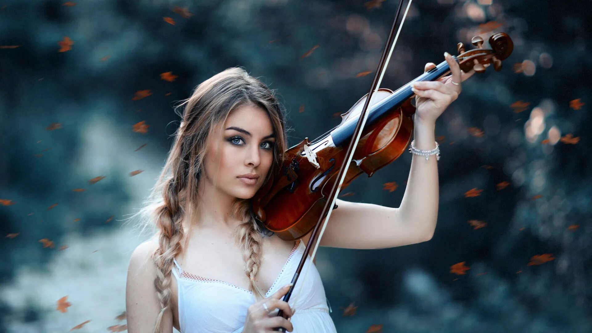 Красивая инструментальная музыка в современной обработке. Alessandro di Cicco обои. Девушка скрипачка. Женщина со скрипкой. Красивая девушка со скрипкой.