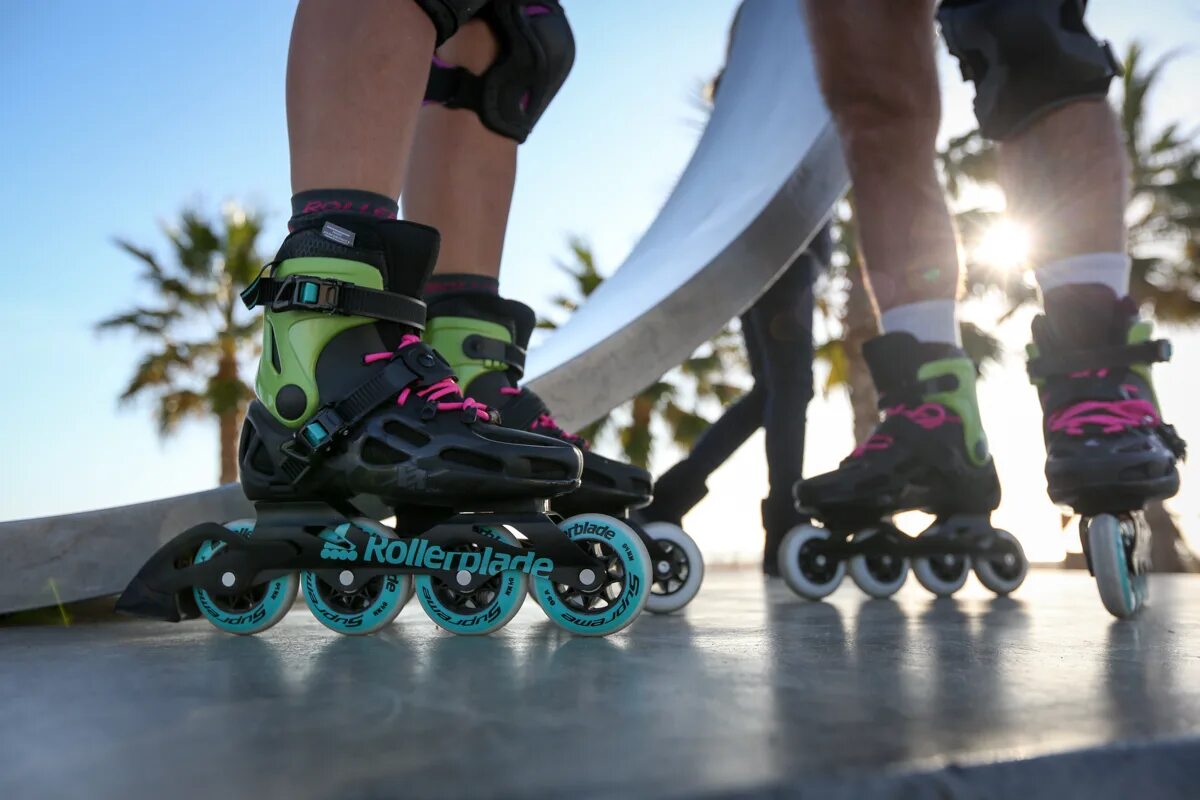 Ролики милашек. Rollerblade Microblade 2021. Microblade 2022 Rollerblade. Rollerblade Maxxum Microblade. Rollerblade Street 15lt.