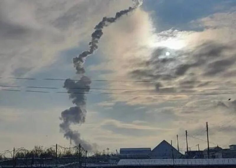 ПВО Энгельс. Взрыв в Энгельсе. Работа ПВО фото в небе. Взрыв в Энгельсе сегодня. Над энгельсом сбит беспилотник