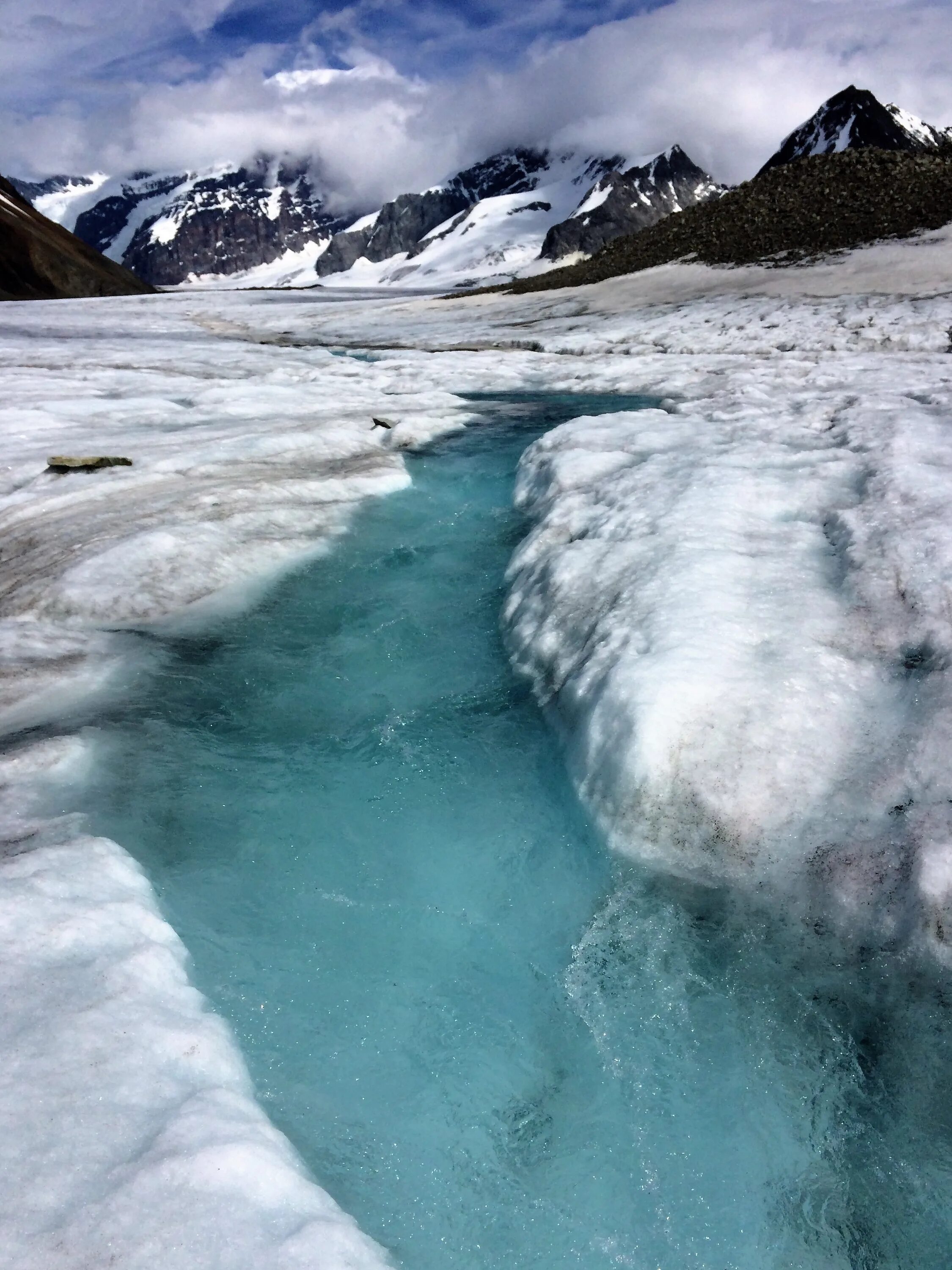 Горная холодная вода