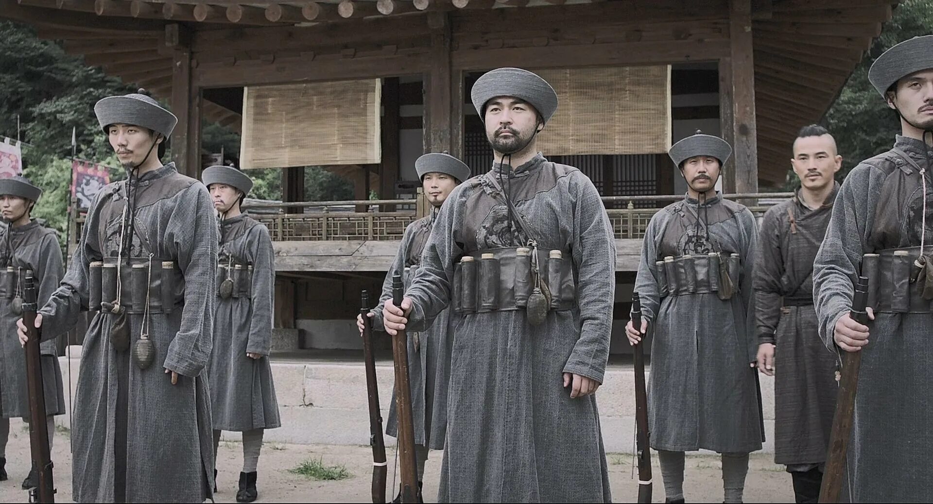 Мастер меча (geomgaek) 2020. Geomgaek 2020. Фильм мужик мечник и маленький младенец китай. Мастер меча фильм 2020. Мечников 2020.