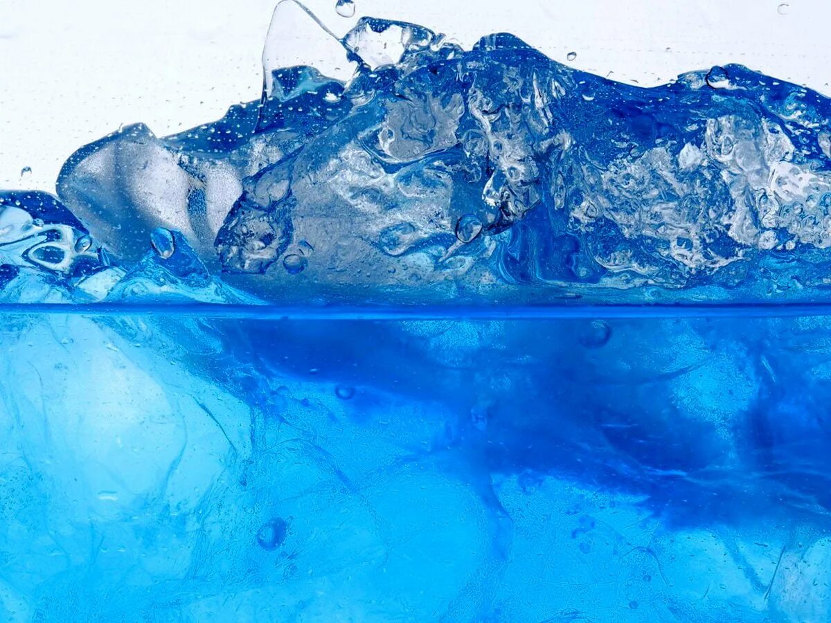 Ice ice ll. Ледниковая вода. Синий лед. Вода со льдом. Кусок воды.