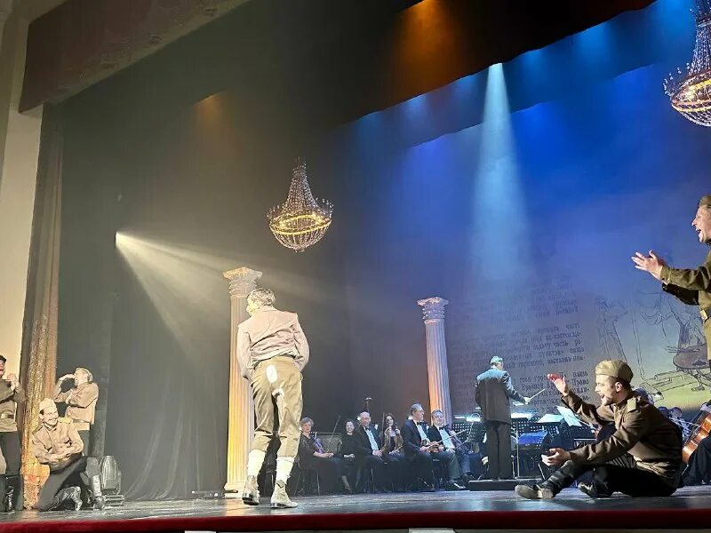 луначарский театр севастополь ноябрь