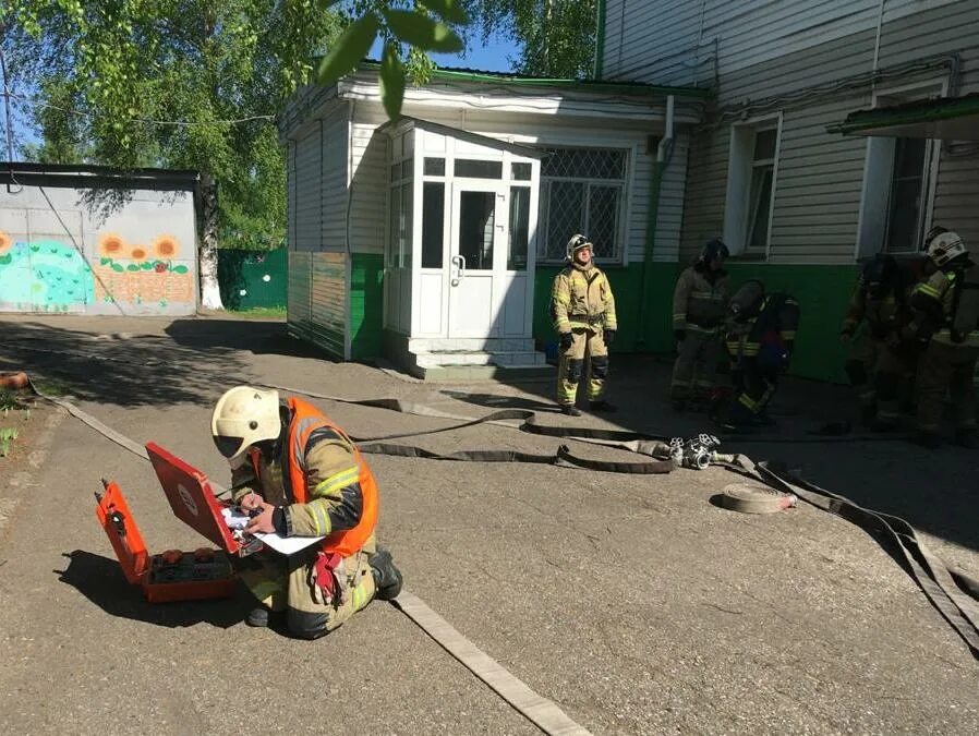 Ук анжеро судженск. Школа 1 анжеро-судженск. Анжеро-судженск третья шахта. Снег во дворе. Анжеро судженск достопримечательности.