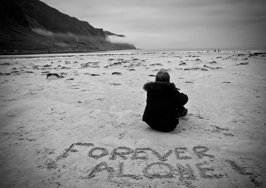 I try alone. Одинокий человек. I try alone. I live alone шоу. Аватарка для ватсапа мужские со смыслом.