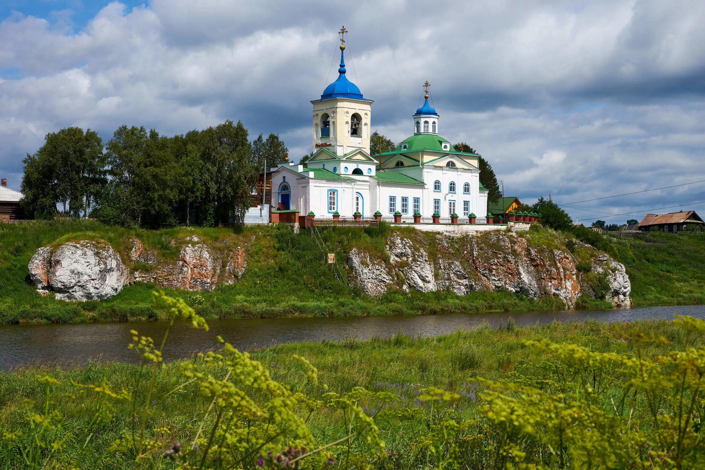 Год основания свердловской области. Коуровка Свердловская область храм. Село Слобода Свердловская область. Слобода Свердловская область Слободский камень. Слободской камень река Чусовая.