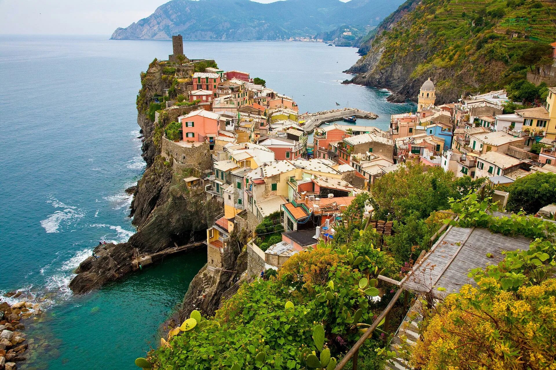 Чинкве-Терре Италия. Cinque Terre Италия. Чинкве-Терре (Cinque Terre), Лигурия. Лигурийское побережье Cinque Terre. Средиземноморье италии