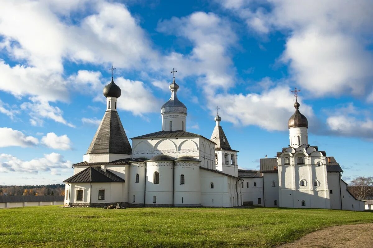 Храм рождества пресвятой богородицы вологда. Ансамбль ферапонтова монастыря вологодская область. Ферапонтова монастыря реконструкция. Храм рождества богородицы ферапонтова. Храм рождества богородицы ферапонтова.