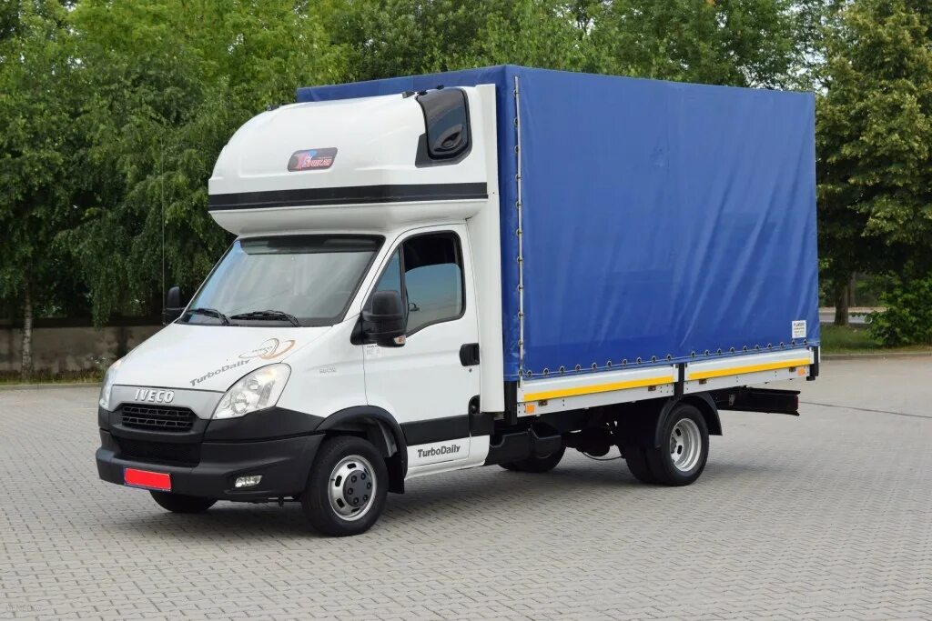 Купить ивеко дейли 3.0. Iveco Daily 35c15. Iveco Daily 3. Ивеко Дейли 3 фургон. Ивеко Дейли до 3.5 тонн.