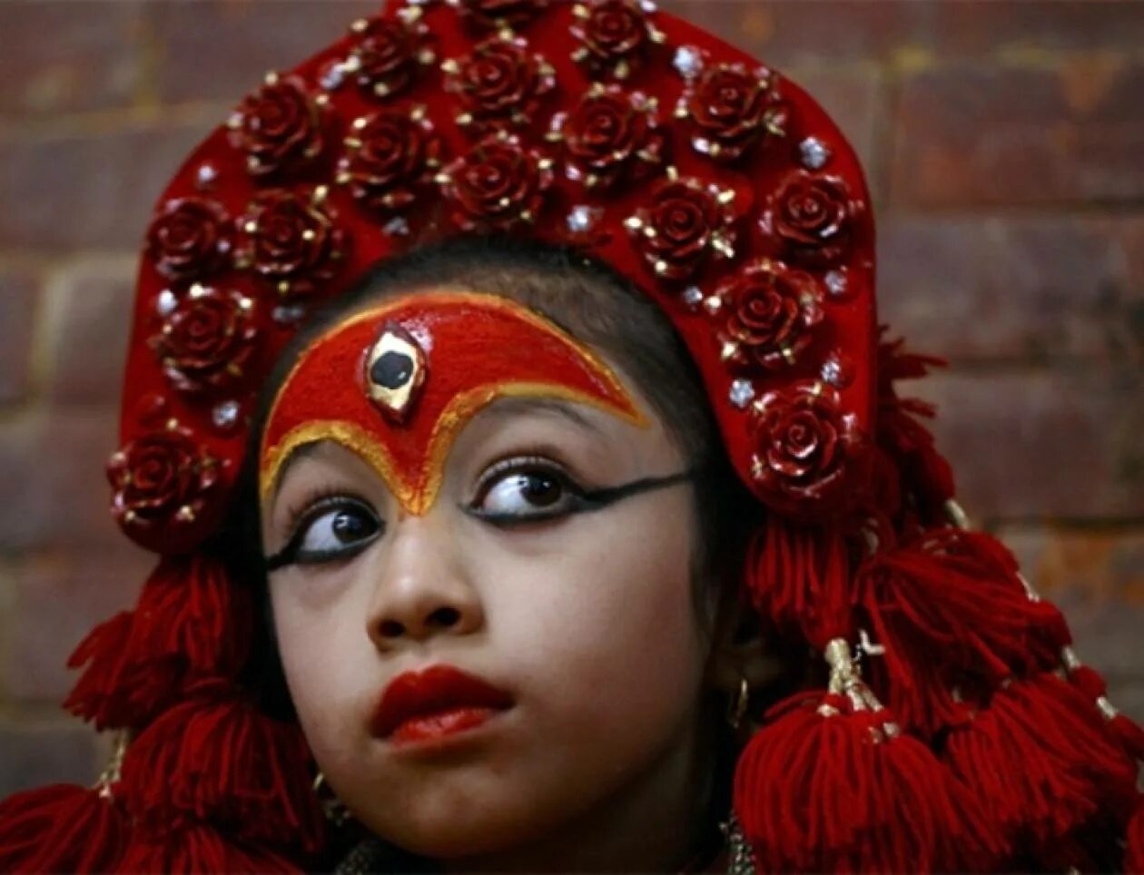 Принцесса непала. Матина Шакья Кумари. Кумари богиня Непала. Живая богиня Кумари. Королевская Кумари Катманду.