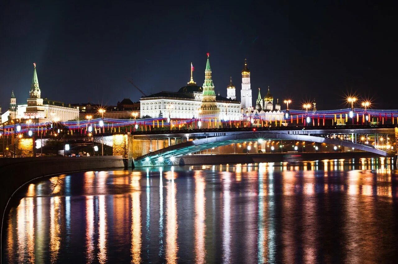 Москва какой огромный город. Г Москва. Москывау. Москва ночью. Вид на ночную Москву.