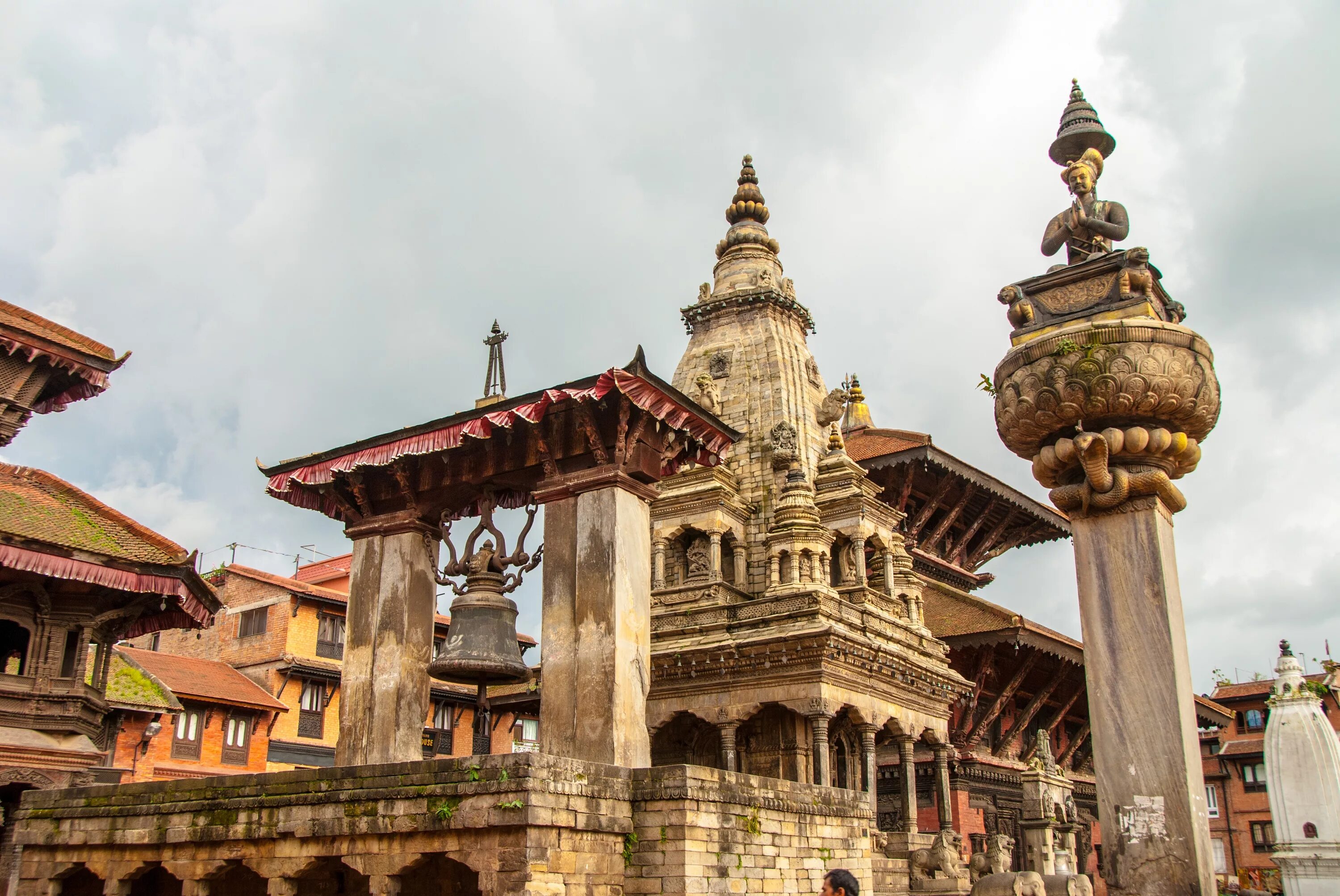 Непал шри. Храмы в Катманду Непал. Непал храм Пашупатинатх. Непал Катманду архитектура. Лалитпур (Непал).