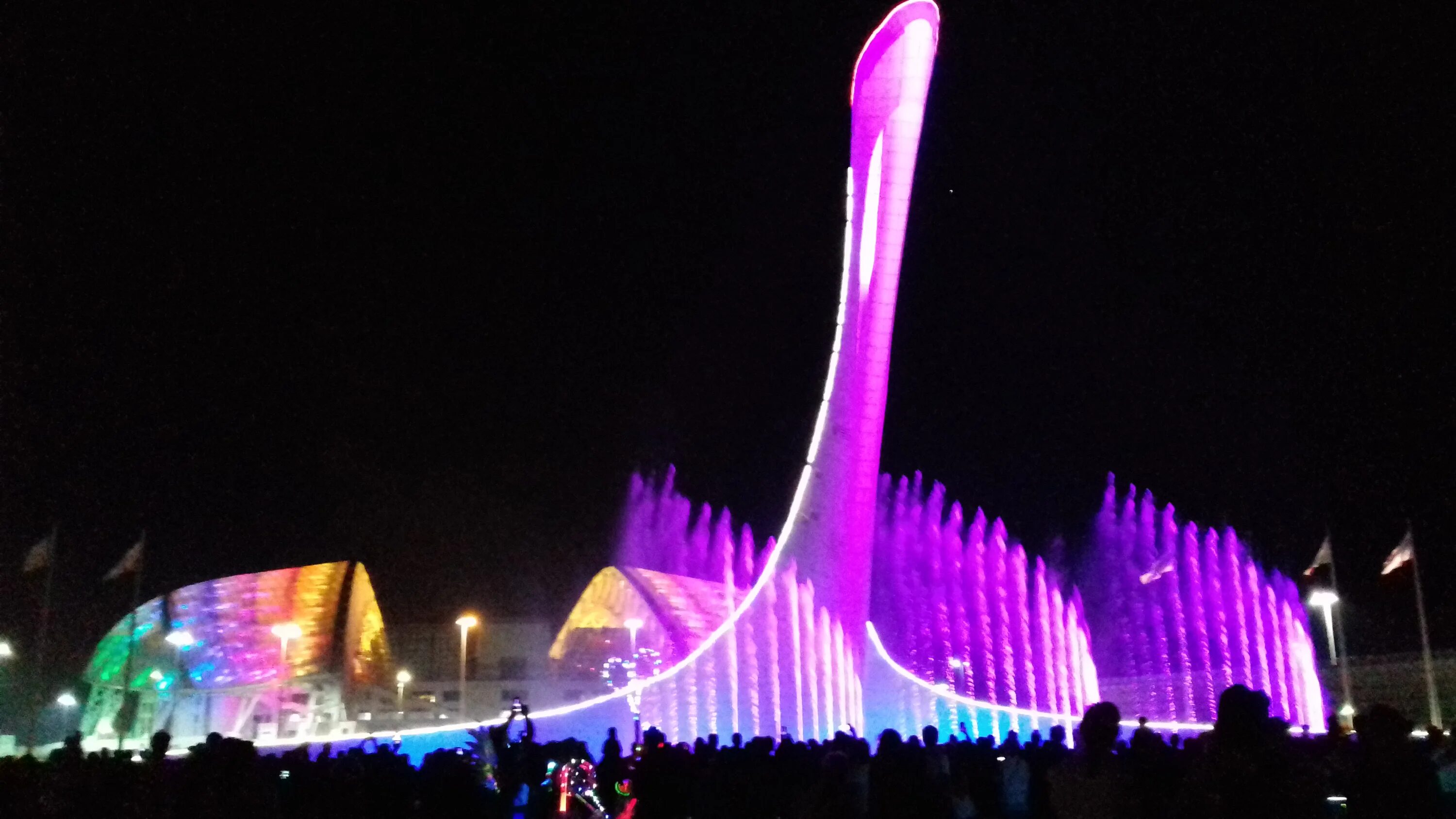 аллея огней сочи парк. сочи парка 2022. сочи парк 2022 год. сочи парк аттракционы 2021. адлер ночной олимпийский парк.