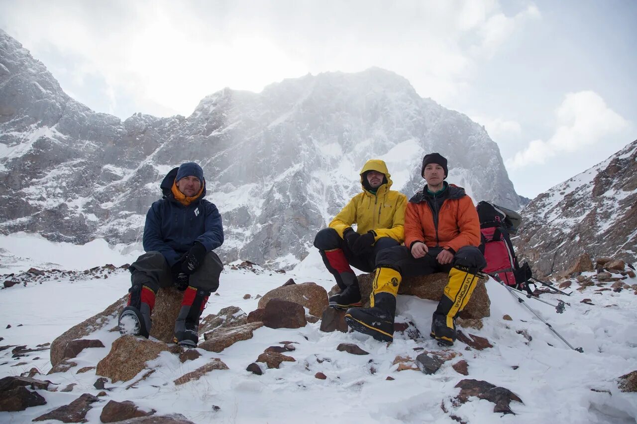 Саб зимой. Саб зимой. 6 1. Сабвуфер зимой. Ледовая лопатка альпиниста.