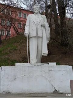 Памятник м