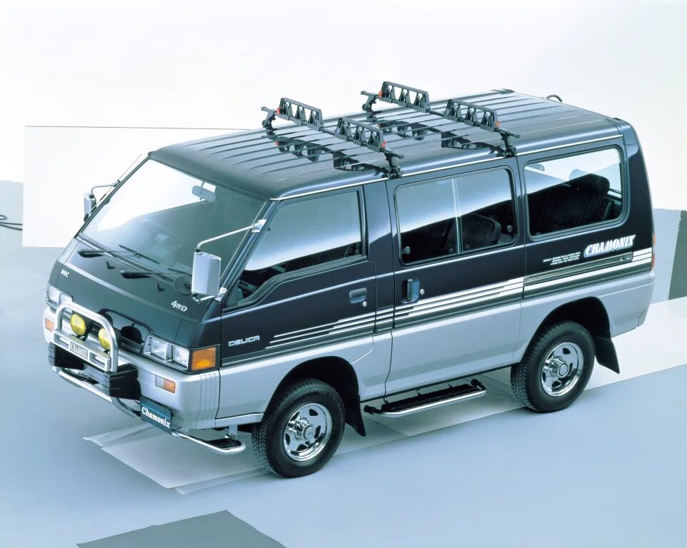 Делика модель. Mitsubishi delica star wagon. митсубиси делика л300. mitsubishi delica 4wd. mitsubishi l300 4wd.