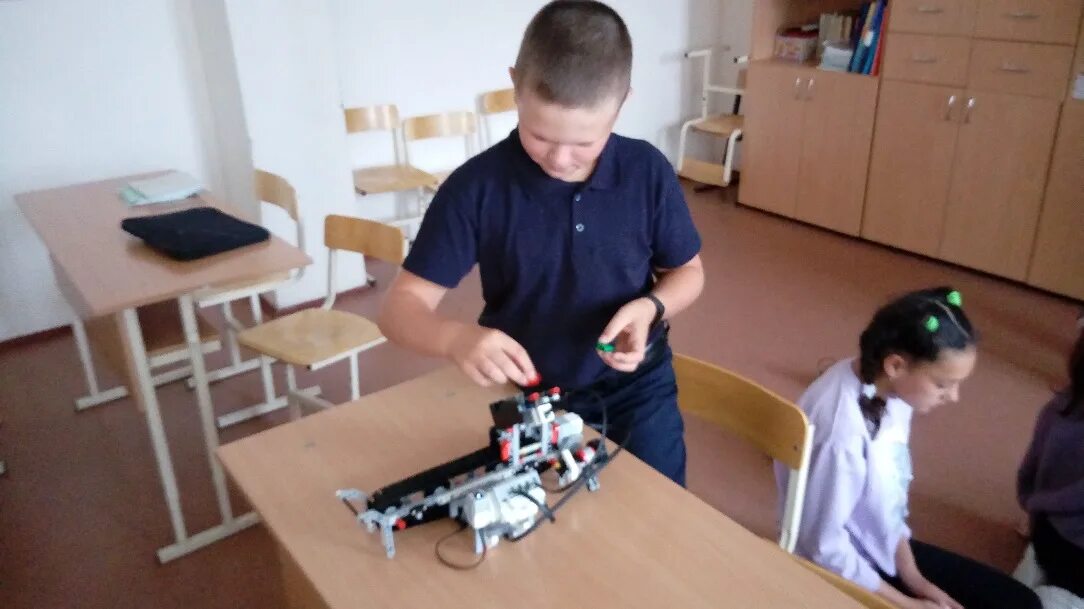 Робототехника 8 класс. Фмл 30 соревнования по робототехнике. Робототехника для дошкольников. Кружок робототехники для детей. Робототехника 8 класс.
