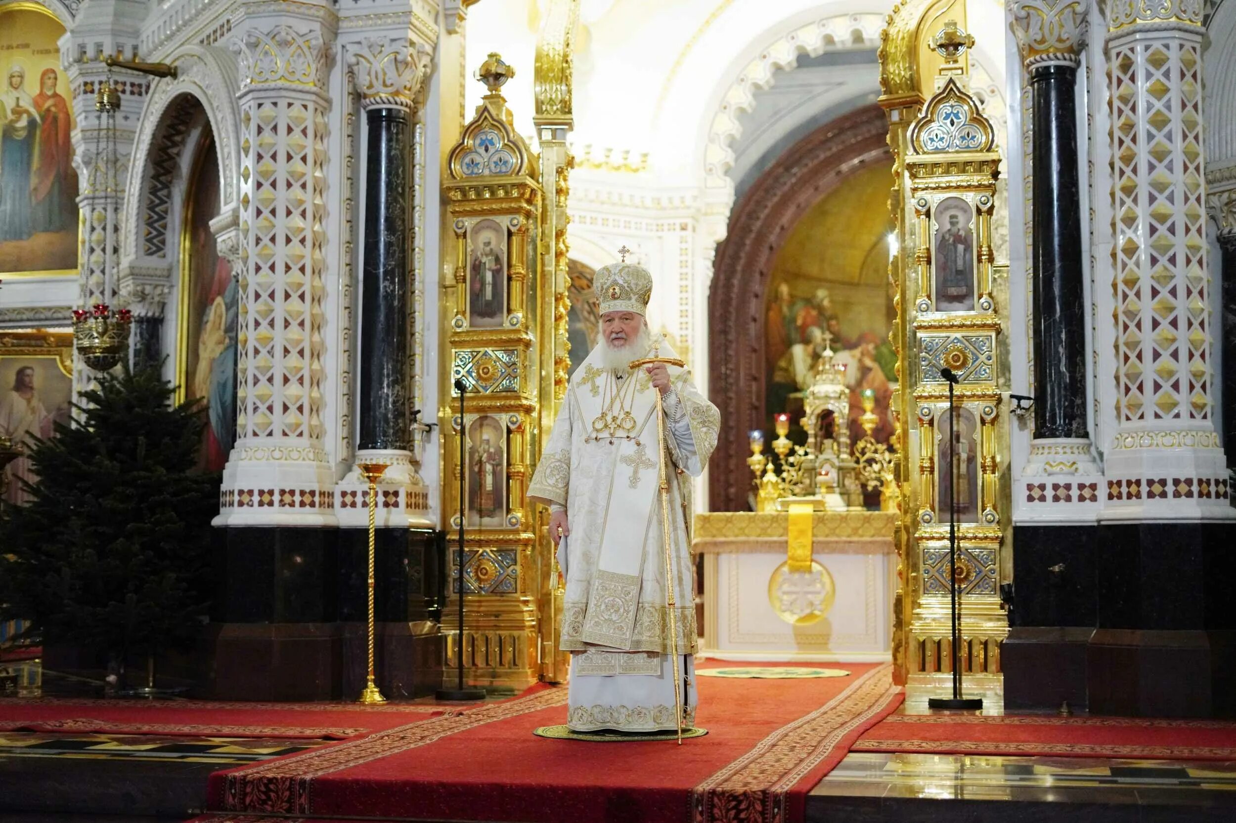 Московская епархия русской православной. Патриарх Кирилл новогодний молебен. Серафим Саровский в храме Христа Спасителя. Главные святыни Православия. Церковь Святой Кирилл.