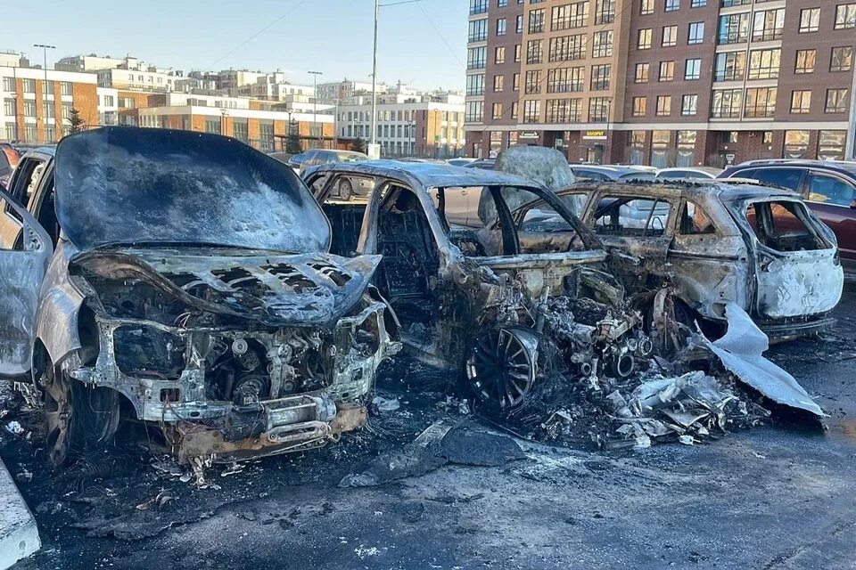 Где сгорели машины. Сгоревшие машины на Украине.