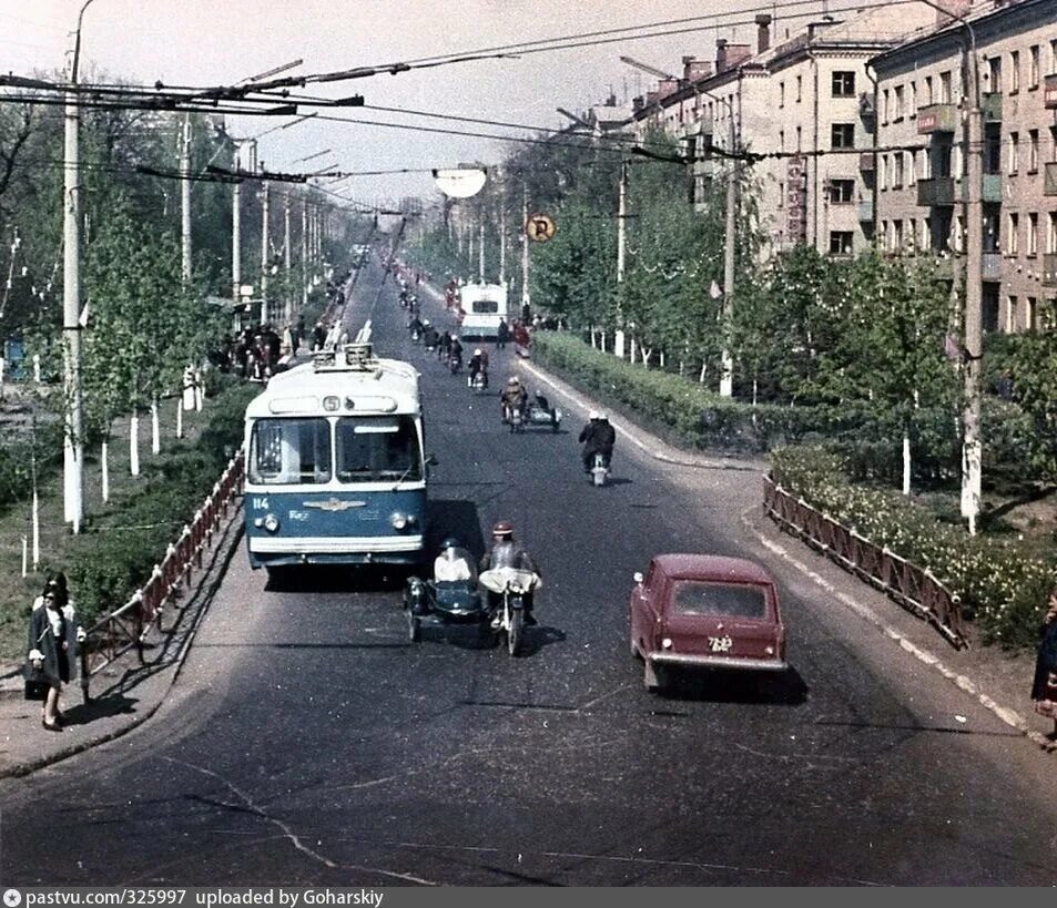 Улица Куйбышева Брянск. Брянск в 80-е годы. Старый Брянск. Брянск Московский проспект в 80е.