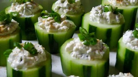 Огурец фаршированный сыром