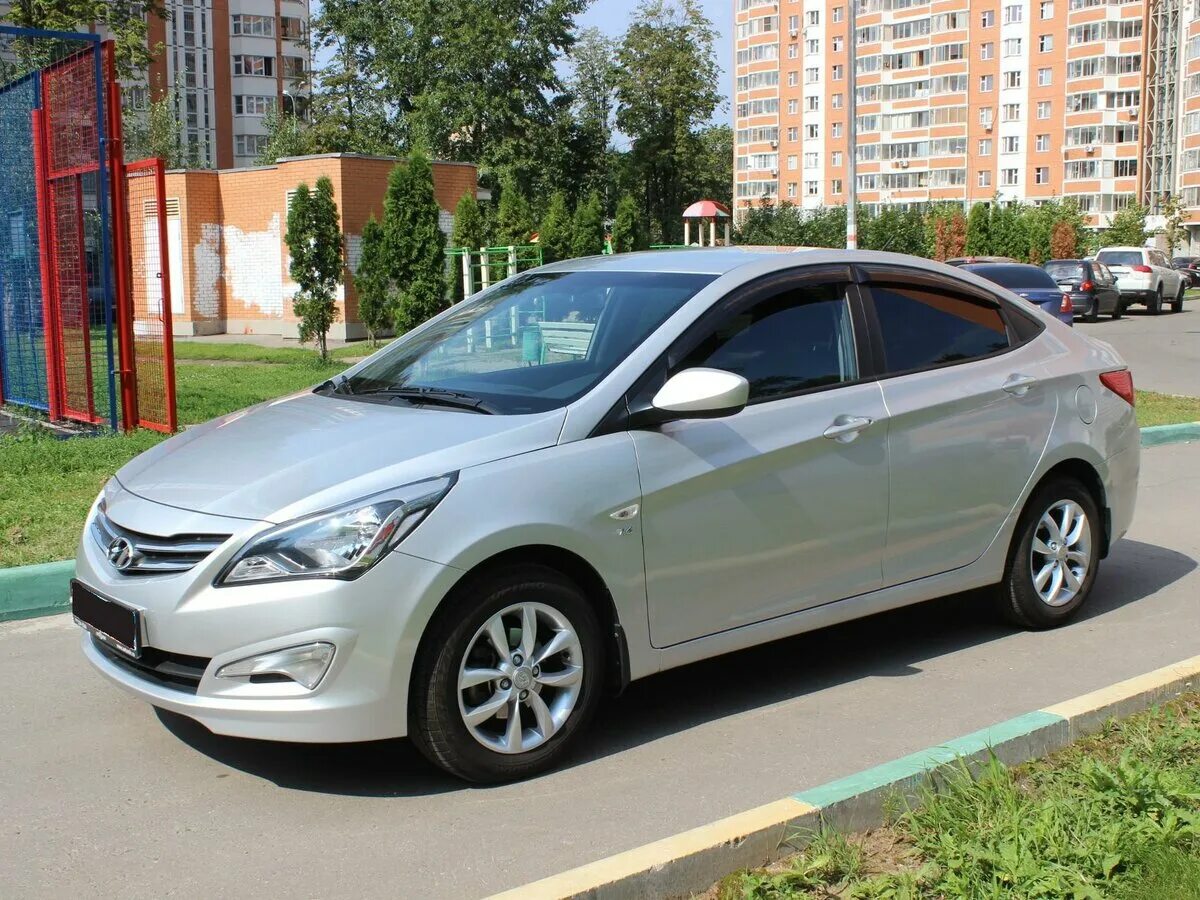 Hyundai Solaris 2014. Hyundai Solaris 1 поколение. Hyundai Solaris 2014 серебристый. Хендай Солярис 1.6 2014. Солярис 2014г купить