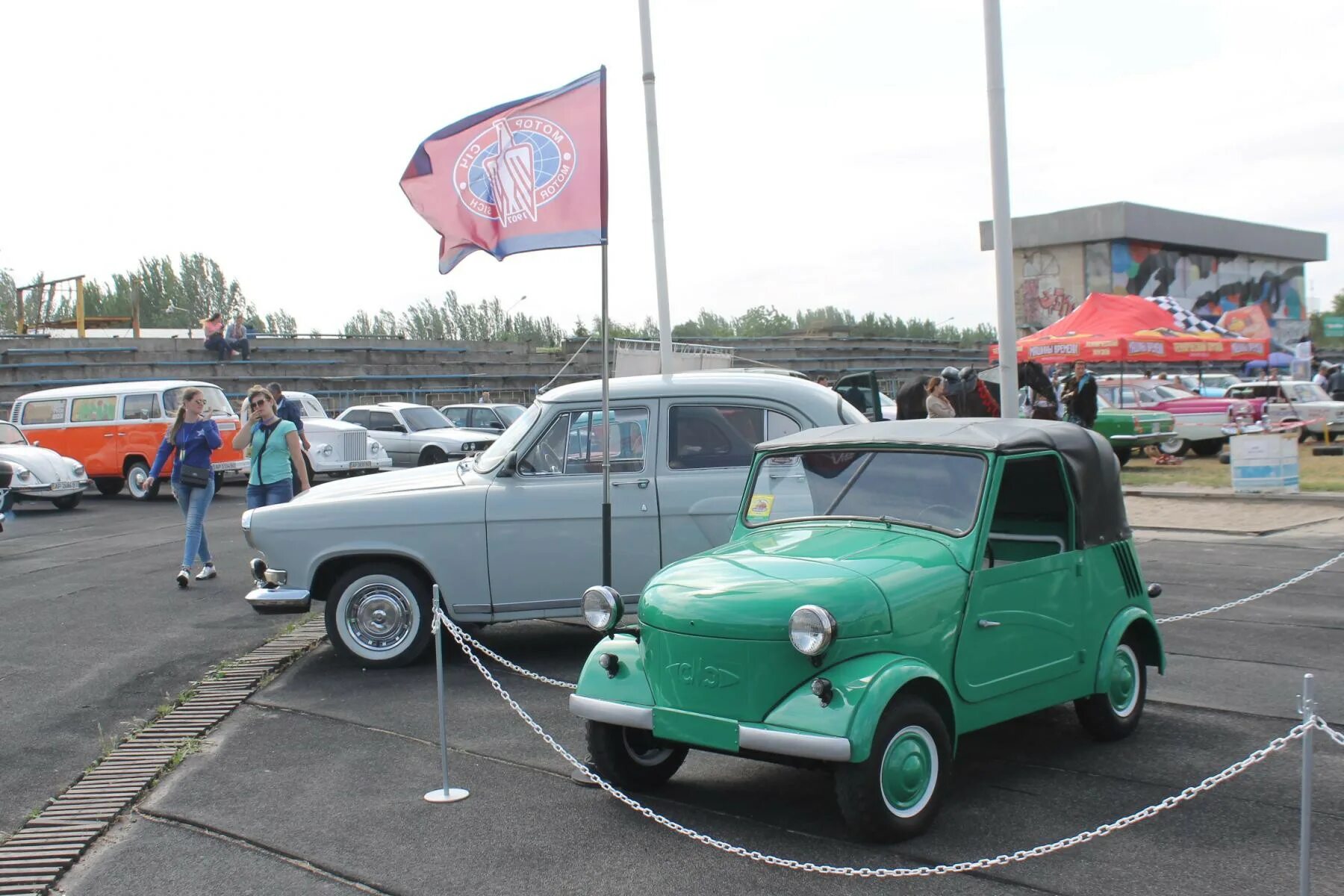 запорожье автомобиль старый. заз 968м 1979. украина запорожье днепрорудный. запорожье автомобиль. заз 968м 1994 года.