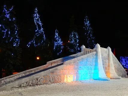 Ледяная горка на берегу финского