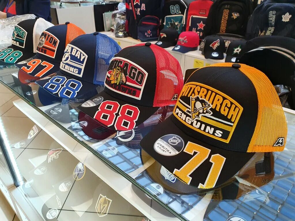 магазин хк спартак тц вегас. магазин мерча. атрибутика магазин москва адреса. клубная атрибутика. атрибут магазин москва.