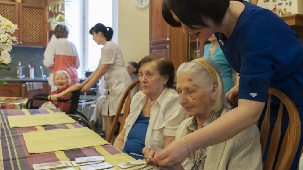 Дом престарелых в СПБ. Пансионат для пожилых в СПБ. Пансион для престарелых СПБ. В Петербурге дом престарелых.