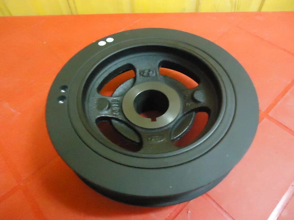 Шкив лансер 9 4g18. 6 4g18. Шкив 4g18 облегченный. Лансер 9 шкив помпы byd f3. 6 2002.