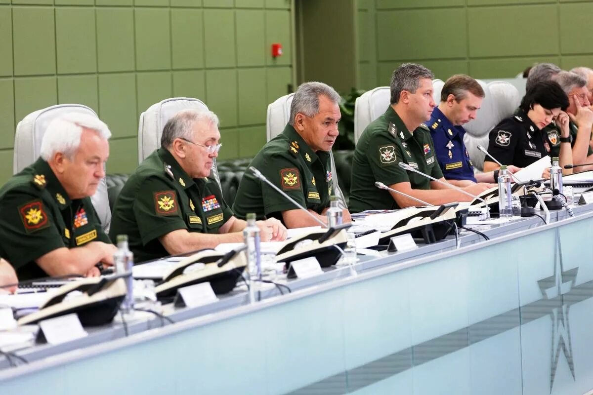 Топвар военное обозрение новости на сегодня последние. Селекторные совещания с шойгу 2011 года. военное обозрение последние. брифинг руководящего состава вс рф. последние новости в военной сфере.
