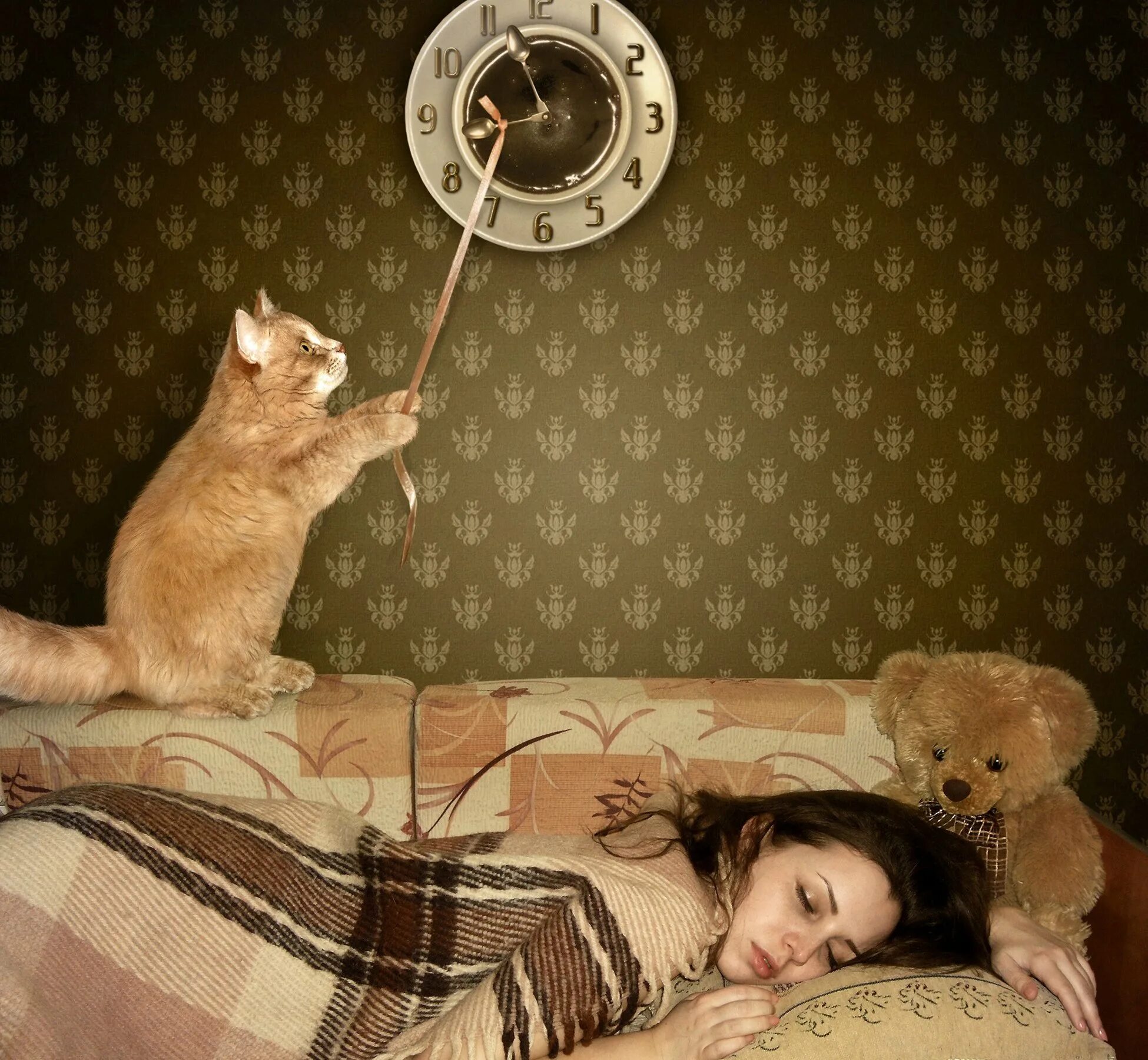 Лень вставать утром. Парень проснулся. Человек с часами на руке. Человек утром. Часов лени.