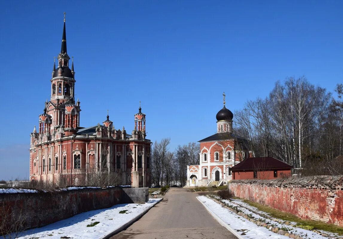 Московская область можайск соборная гора ново-никольский собор. Можайский кремль можайск достопримечательности. Николаевский собор в можайске. Подмосковье город можайск. Подмосковье город можайск.