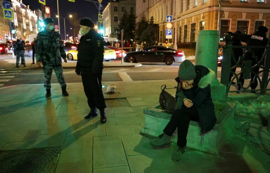 Протестующие в центре Москвы. Протесты в Москве 24 02 2022. Несанкционированный митинг в Москве. Митинг 24.02