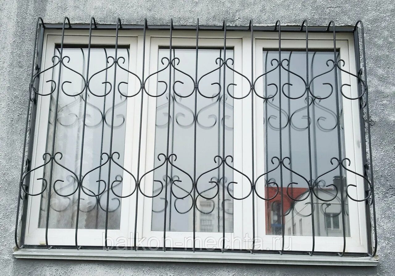 Решетки на окнах цена москва. Темир решетка. Решетки на окна. Кованые оконные решетки. Красивые кованые решетки на окна.