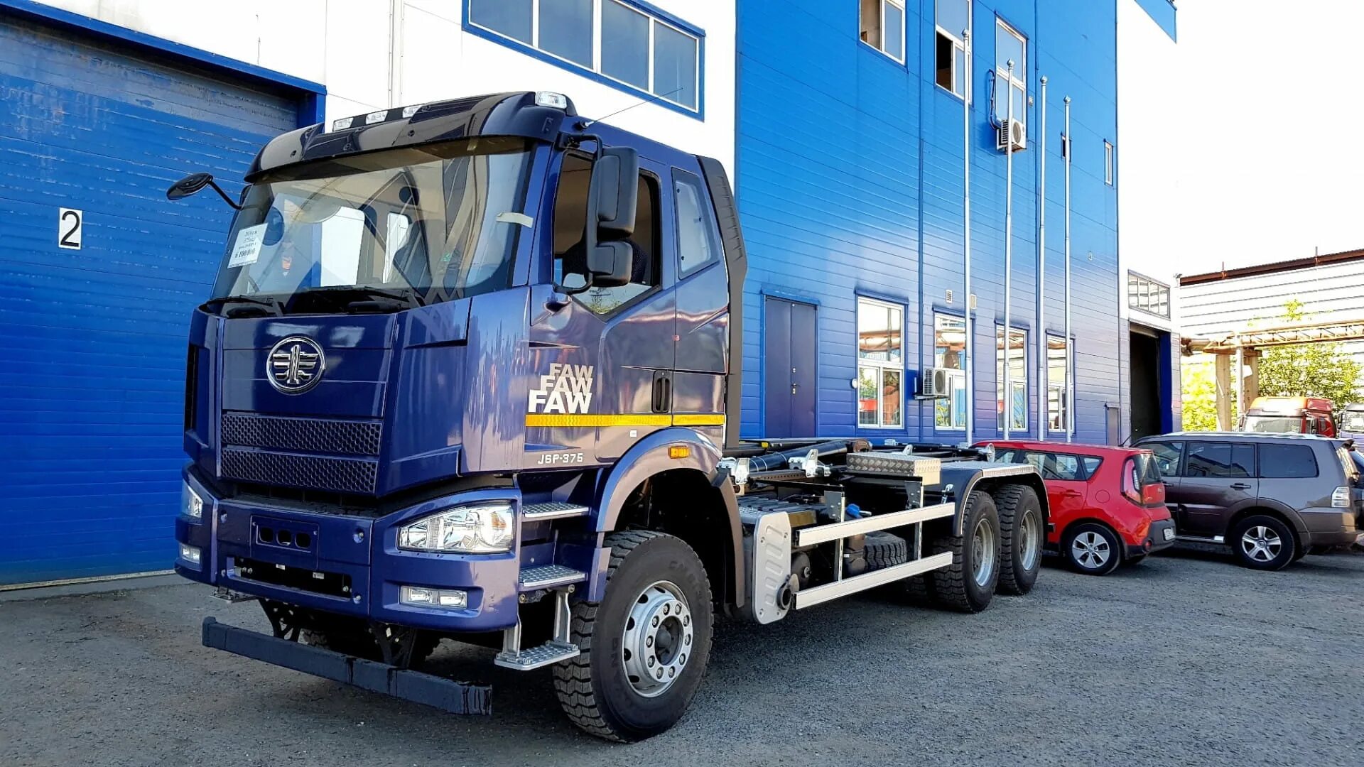 Шасси шакман 6х4 x3000. Faw j6 3250 6х4. Кму шасси шакман 6х4. Шасси 6х4. Шасси 6х4.