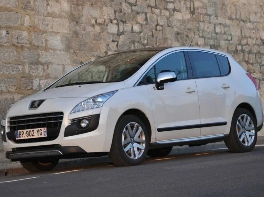 Пежо 3008 2012 года. Peugeot 3008 1. Peugeot 3008 2012. Пежо 3008 хэтчбек. Пежо 3008 225/55 r17.