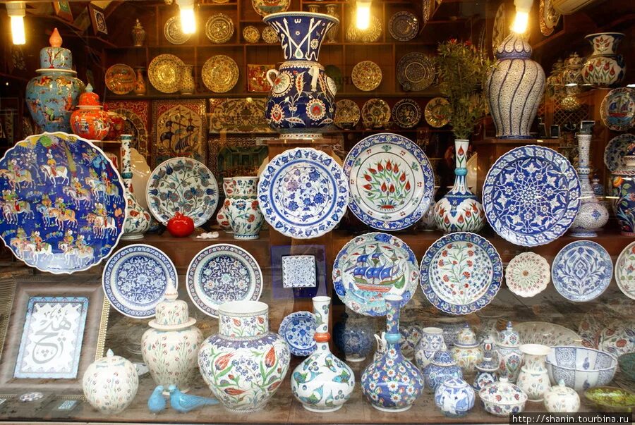 Где купить турецкие. Посуда с турецкого рынка. Турецкие сувениры. Магазин турецкой посуды. Турецкий базар посуда.