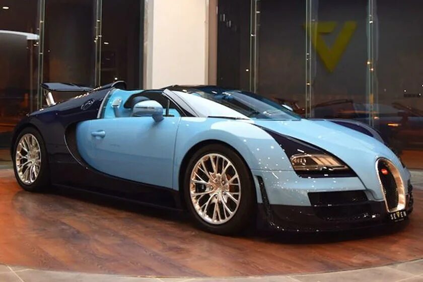 Спорткар бугатти чирон. Бугатти сколько лошадиных. Bugatti veyron grand sport vitesse. Конь в пальто бугатти. С.