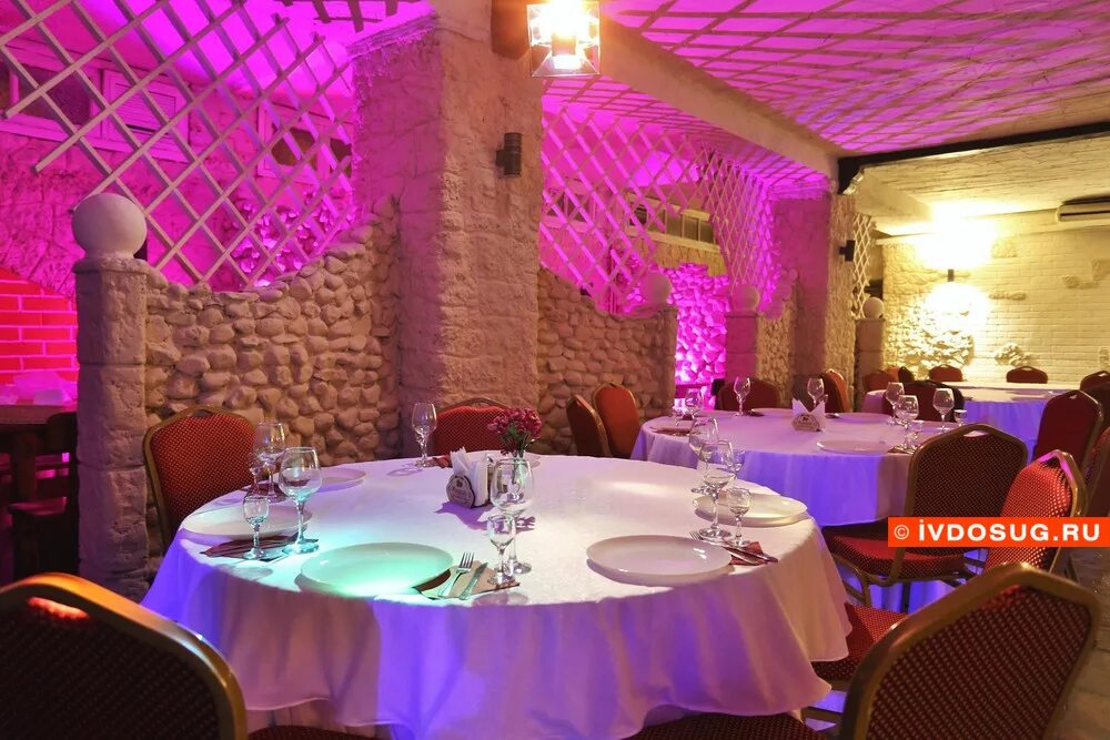 Великан ресторан белгород. Ресторан манчестер. Великан иваново ресторан иваново. Ресторан гигант. Гигантские чебуреки бийск.