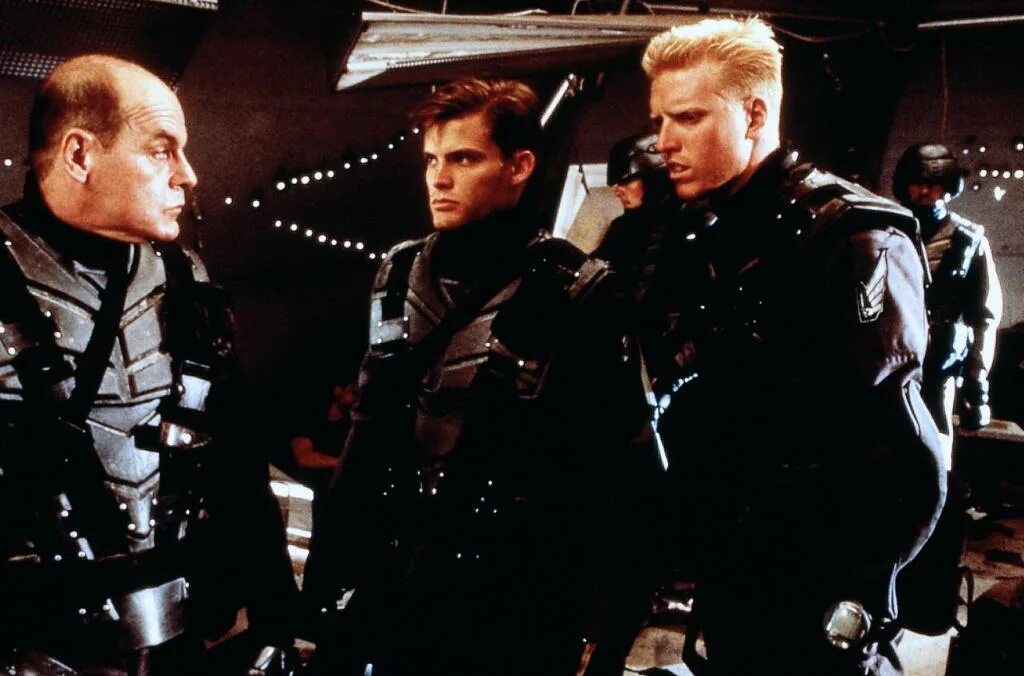 звездный десант по порядку. звездный десант фильм 1997. майкл айронсайд звездный десант. каспер ван дин звездный десант 2. звездный десант фильм 1997.