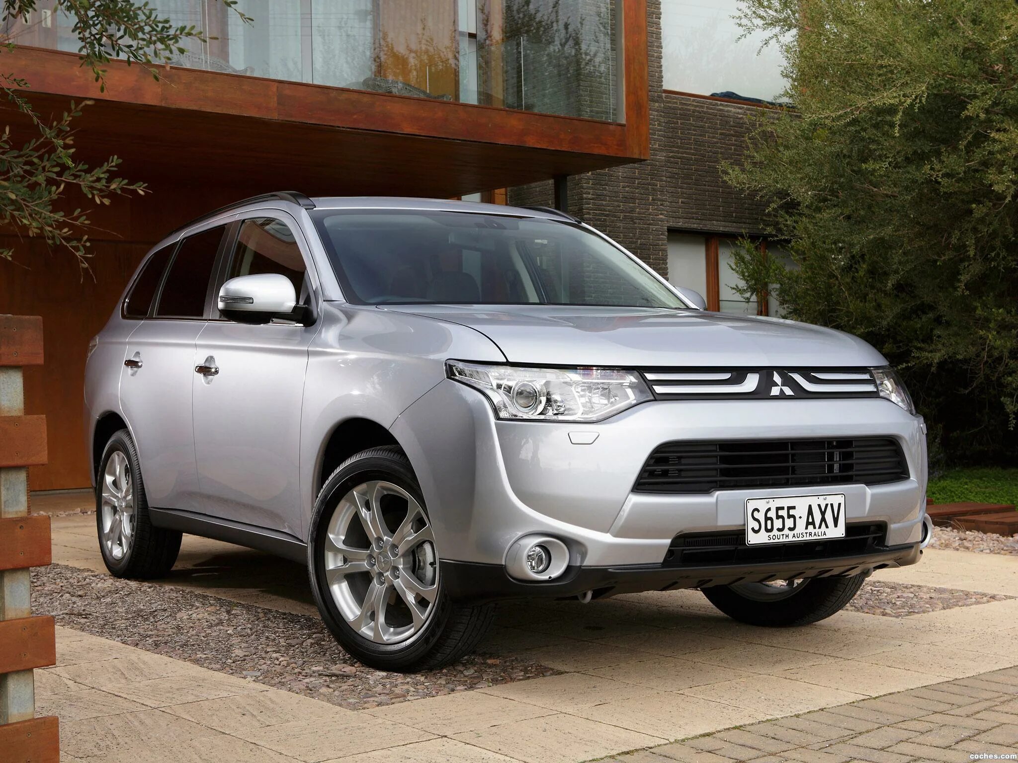 Мицубиси Аутлендер 2012. Митсубиси Outlander 2012. Mitsubishi Outlander 2013 кузов. Митсубиси Аутлендер 2012 зеленая.