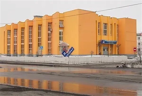 Плавательный бассейн норильск. Бассейн волна талнах. Бассейн талнах. Плавательный бассейн норильск. Плавательный бассейн норильск.