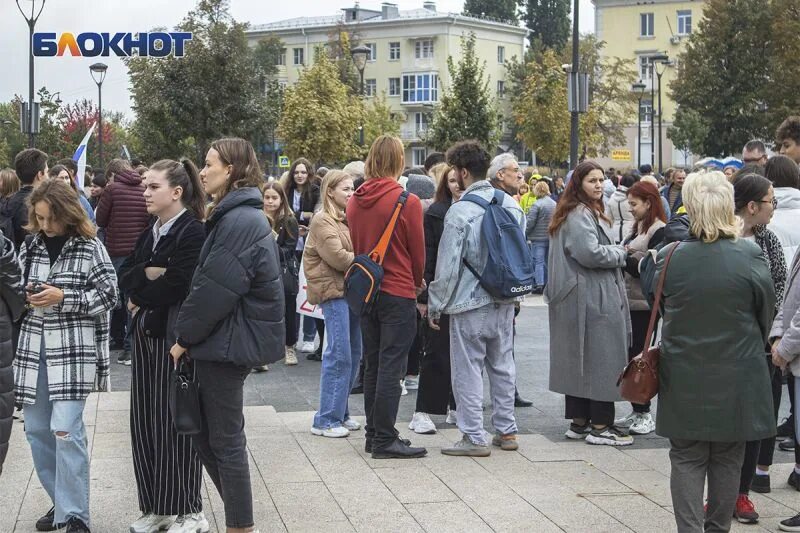 Митинг Воронеж. Митинг в Воронеже сегодня. Митинг на Советской площади Воронеж. Советская площадь Воронеж 2018. Митинг в воронеже