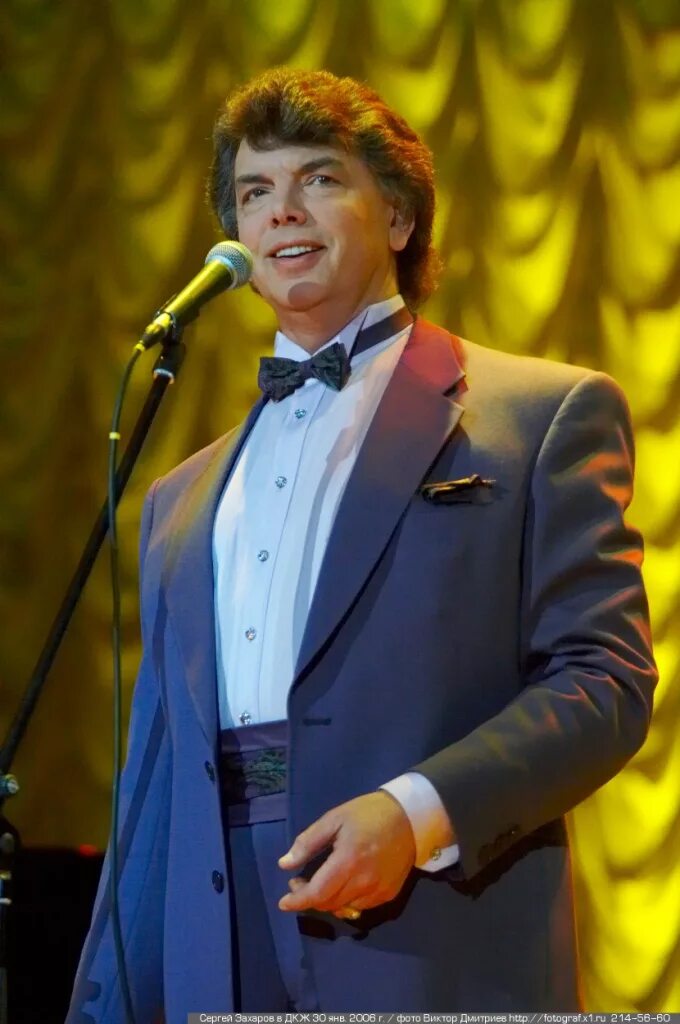 сергей захаров. сергей захаров в 1974. сколько лет певцу сергею захарову. сергей захаров семья. сергей захаров певец молодой.