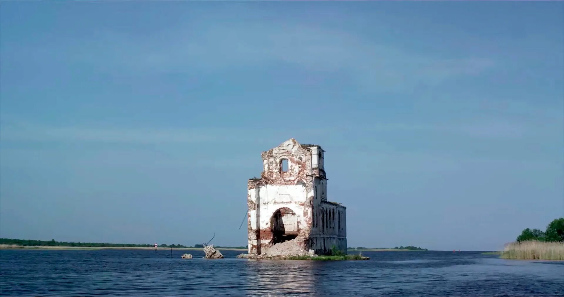 Затопленный храм Молога. Храм затопленный в Рыбинском водохранилище. Рыбинское водохранилище Молога. Рыбинское водохранилище затопленный город Молога.